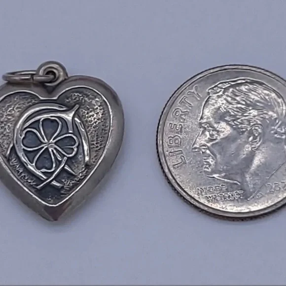 Silver Lucky Pendant - Picture 3 of 3